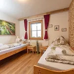 Hauskitz Villa *