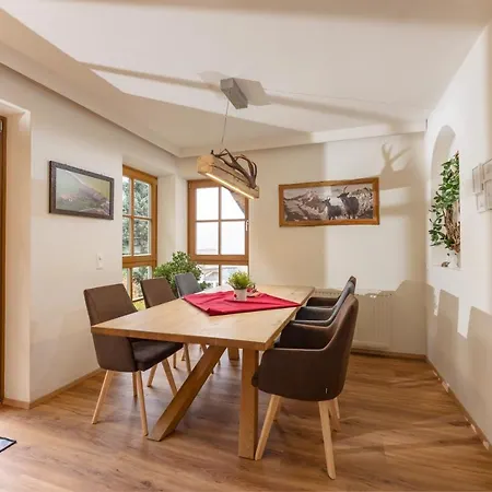 Hauskitz Villa *