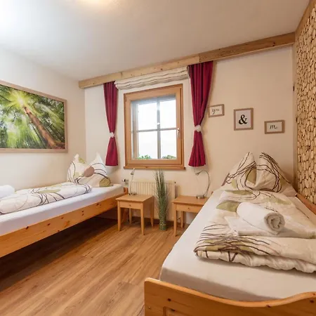 Hauskitz Villa *